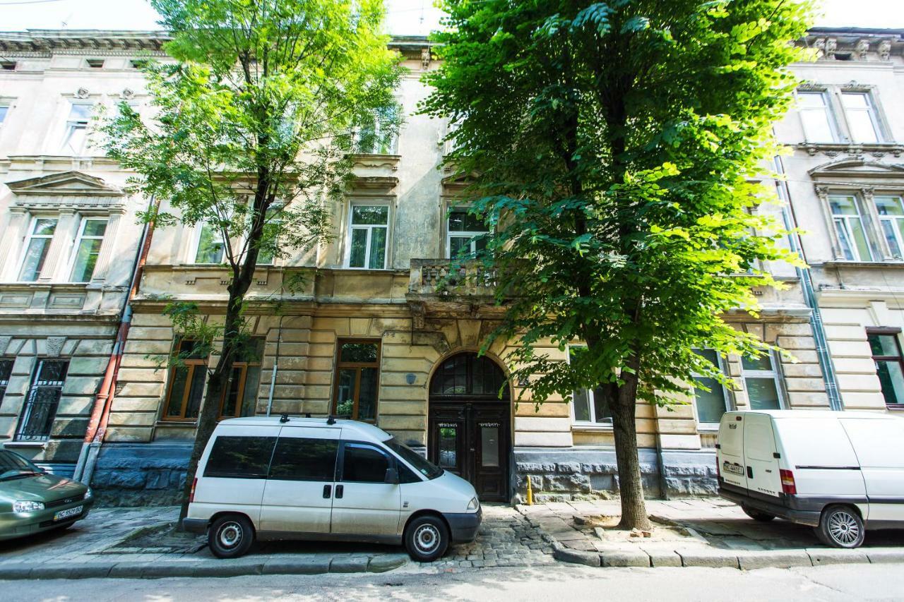 Апартаменти Place Near Polytechnic